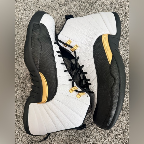 Jordan Retro 23 Men's White and Black Leather Sneakers - Picture 4 of 9